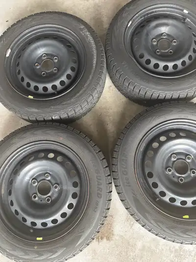 Selling Yokohama iceGUARD ig53 Snow winter tires (4 tires with Steel Rims and Sensors) • Tire Size:...