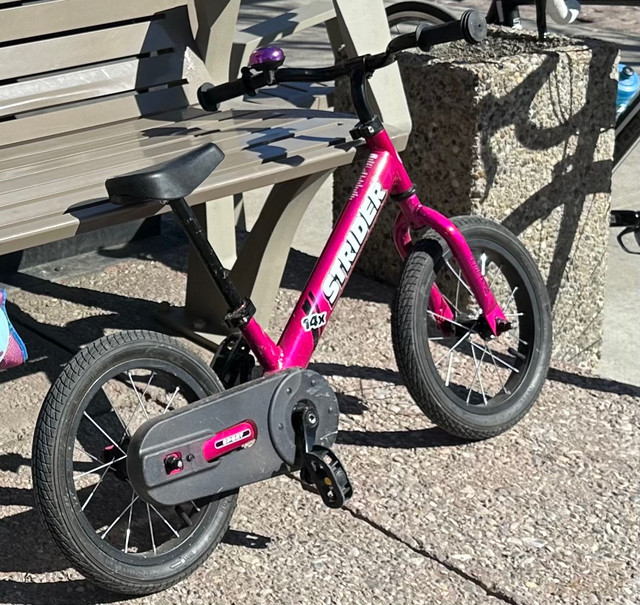 Strider balance bike 14” with pedal kit in Kids in Calgary
