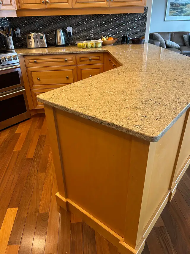 Kitchen cabinets and counter top64236049697409122