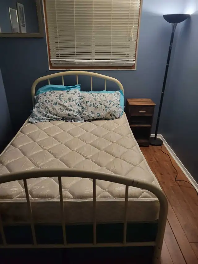 $650 all inclusive private room upstairs available