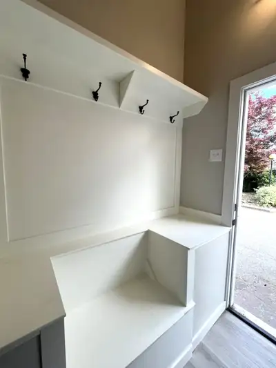 Approximately 1100 square foot basement suite with 2 bedrooms, bonus room / den and one bath, heat,...