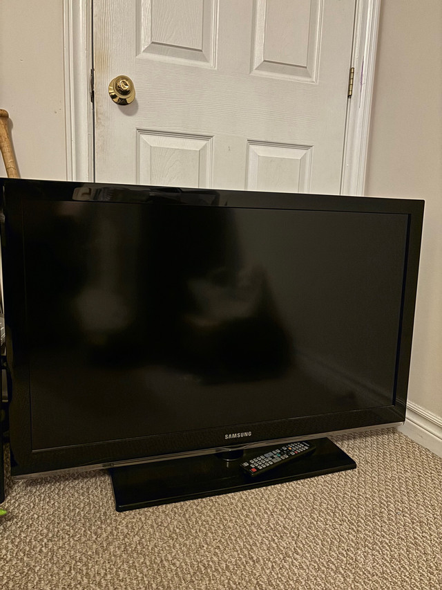 samsung 40” tv model LN40C530 in TVs in City of Halifax