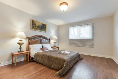 Master bedroom in a beautiful, detached house available to rent