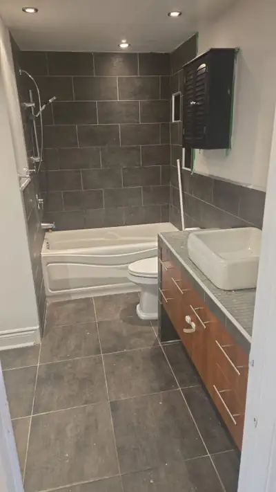 Appeler au 5146518767 4 1/2 Si vous cherchez 5 1/2 même rue, voir autre annonce ou appeler 514651876...