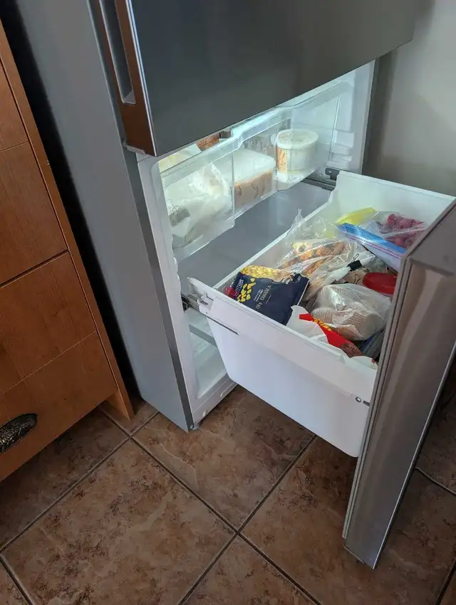 Électroménagers à vendre in Refrigerators in St-Georges-de-Beauce - Image 3