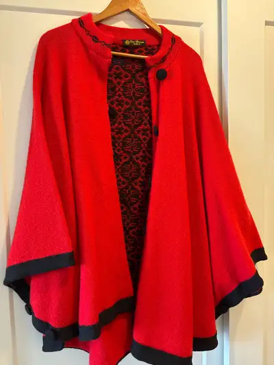 Elise Design Norge Poncho, View more