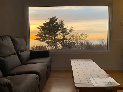Maison avec vue panoramique sur le Fleuve (Permis CITQ 296829), View more