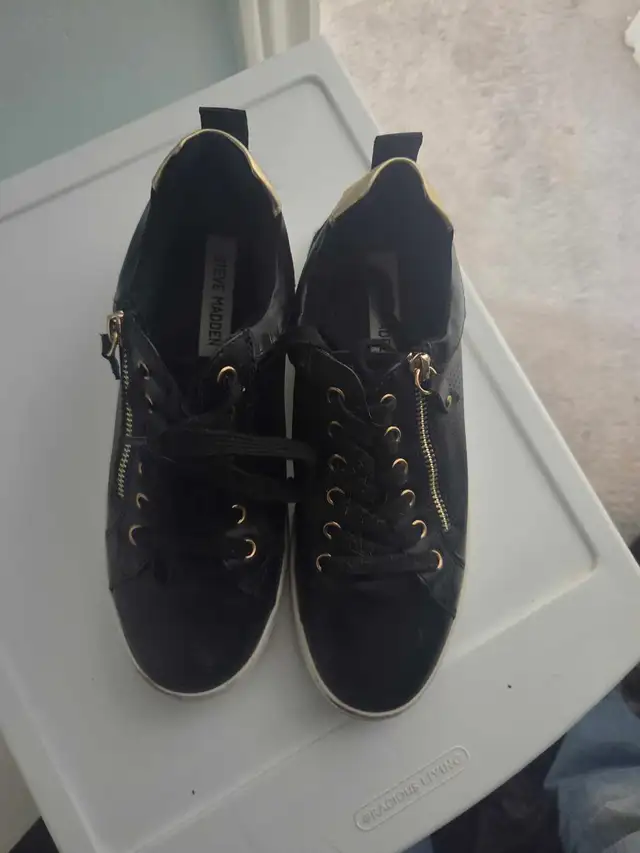 Steve Madden - Women's Sneakers in Women's - Shoes in Edmonton - Image 3