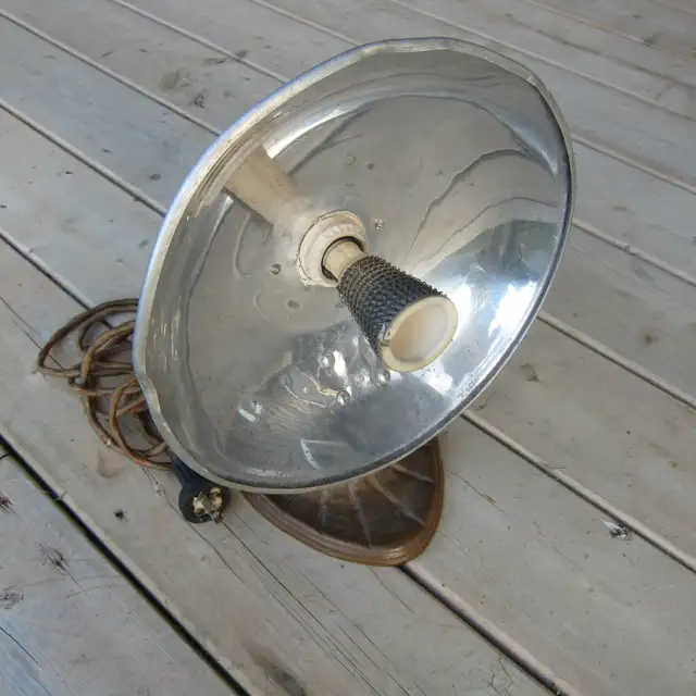 Vintage Dish Style Desktop Heater or Light in Indoor Lighting & Fans in Ottawa - Image 3