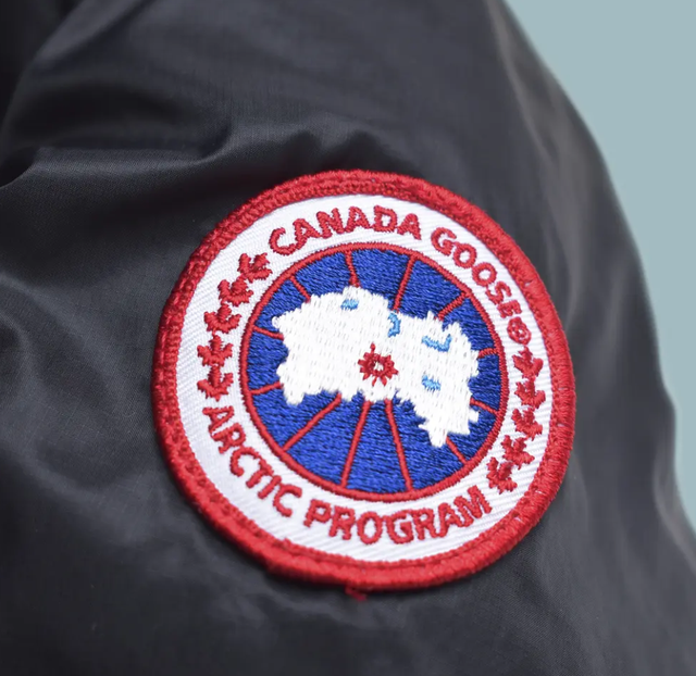 Canada Goose Camp Hoody Down Winter Jacket 【 Womens Large 】 in Women's - Tops & Outerwear in Mississauga / Peel Region - Image 3