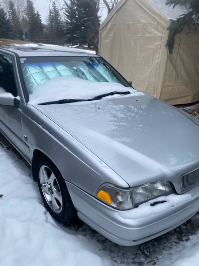 1999 Volvo S70 T5 TURBO with spare parts car