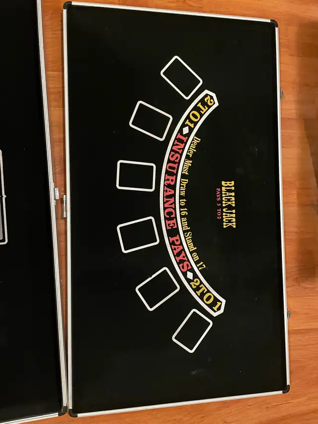 Poker Game Set in Toys & Games in Mississauga / Peel Region - Image 4