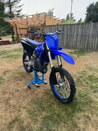 NO TRADES Mint condition YZ125X, never had any issues. The bike has unbreakable levers, JFG footpegs...