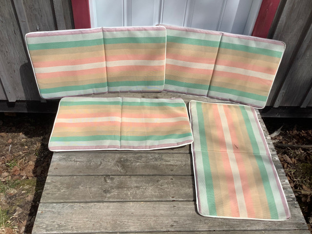 4 outdoor chair pads $10 in Patio & Garden Furniture in Gatineau - Image 2