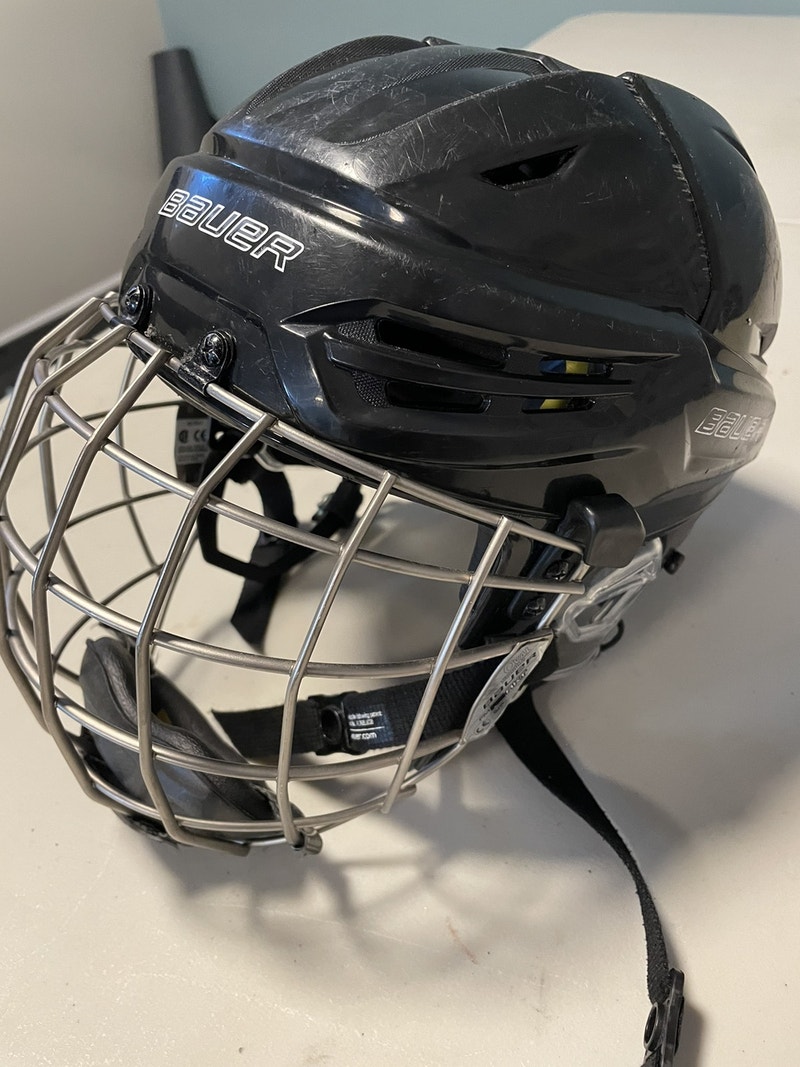 Hockey helmet with cage and concussion insert Hockey Ottawa Kijiji