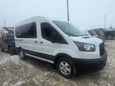 2019 Ford 150 Transit XLT WagonMediumRoof 130"WB 3.5L 6Cyl GasInjected Turbocharged RWD 79000km New...