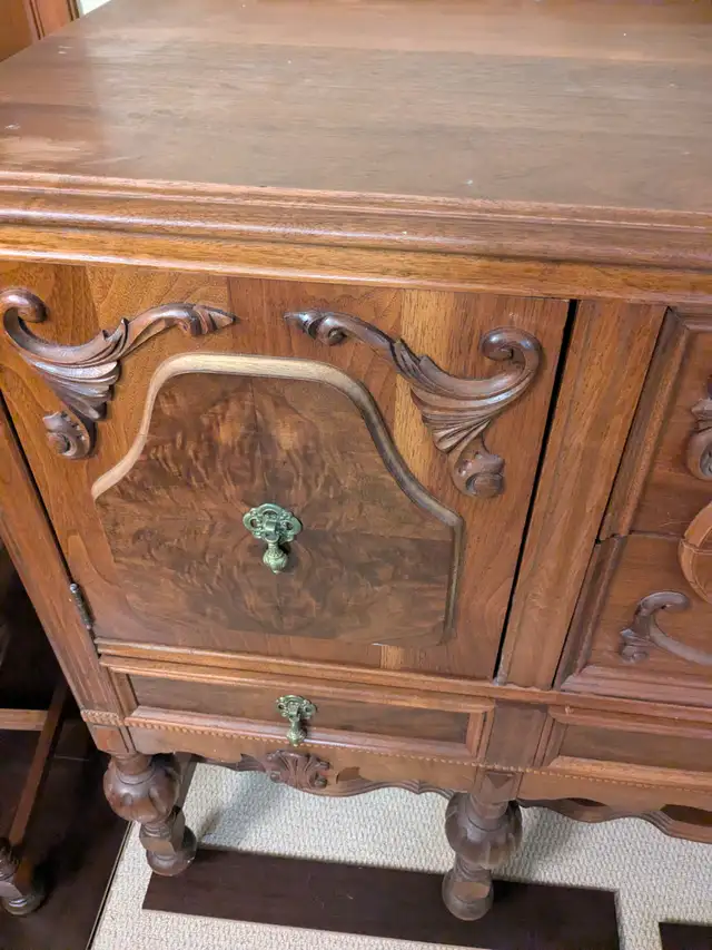Dining Rm Set - Krug Brothers circa 1890 - 1920 in Dining Tables & Sets in Hamilton - Image 10