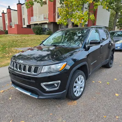 This Jeep Compass is equipped with: Leather-Faced Seats w/Perforation, Dual-Pane Panoramic Sunroof,...