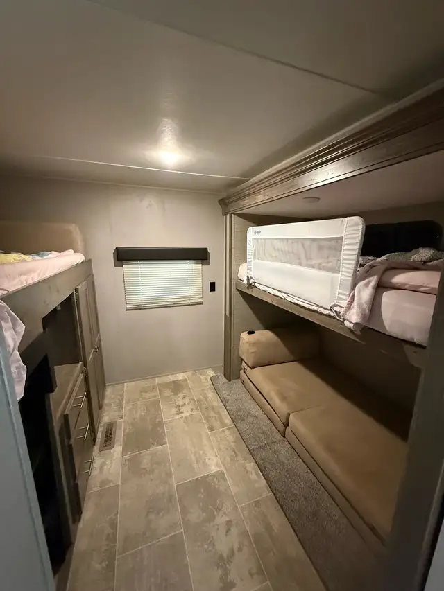 2019 Aspen trail Holiday Trailer  in Travel Trailers & Campers in Fort St. John - Image 10