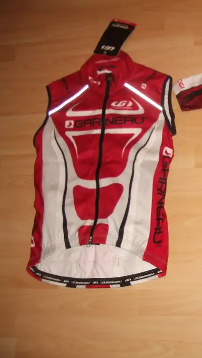 Louis Garneau _ velo vest sport jacket full zipper __  size S, View more