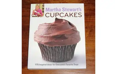 MARTHA STEWART’S CUPCAKES ….175 Inspired Ideas, View more