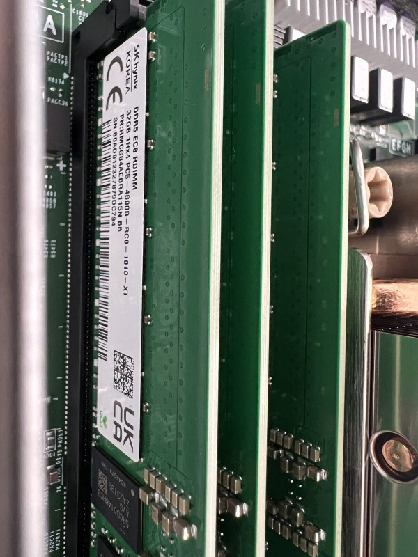Purestorage Flasharray XC R4 384GB PC5 4800 Xeon 4410y server in Servers in Barrie - Image 3