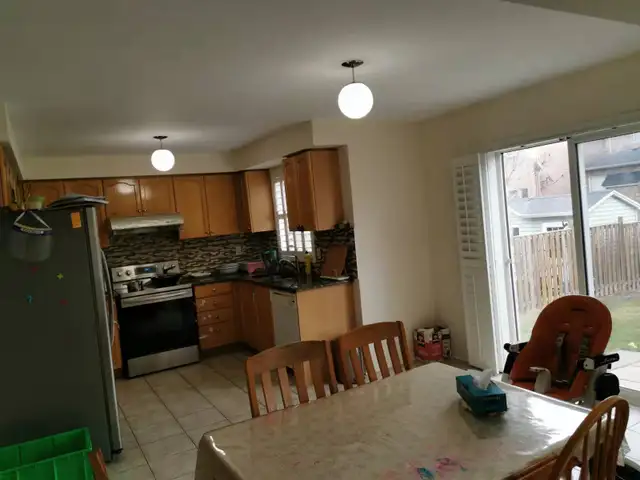 one master room for rent  in Room Rentals & Roommates in Mississauga / Peel Region - Image 11