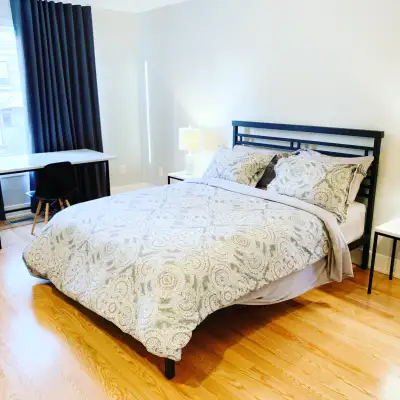 Available: June 1st Price: $1,200/month (Includes heat, hydro, water, and internet) Location: 3-minu...
