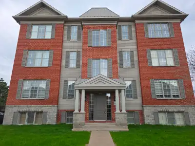 Condo 4 1/2 à louer / Quartier Dix30 à Brossard Disponible à partir du 1er juillet, 2026 2 chambres...