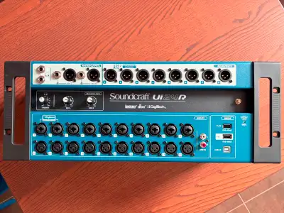 SOUNDCRAFT Ui24R Système de sonorisation et d’enregistrement live 20 entrées. Qualité sonore irrépro...