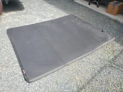 Good shape Trifecta by Extang Soft tri fold tonneau cover for 2005 to 2023 Toyota Tacoma with 6ft bo...