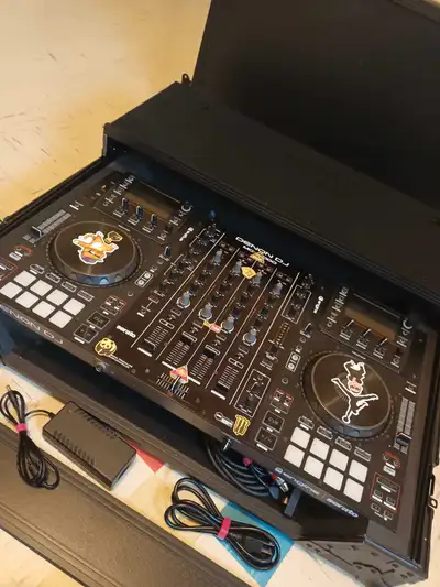 Denon DJ MCX8000 With Pro Flight Case, View more