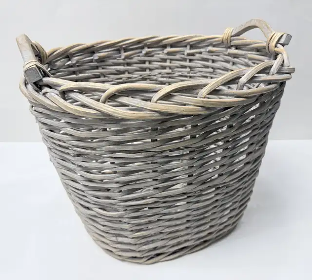 Woven Wicker Laundry Or Blanket Basket 19x17x16 Inches in Home Décor & Accents in Ottawa - Image 2