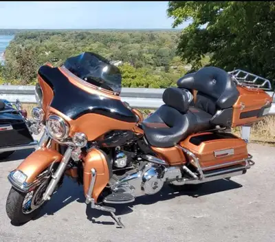 Spring is Here!!! Make a reasonable Offer!!! 2008 Anniversary Edition Harley Davidson Electra Glide...
