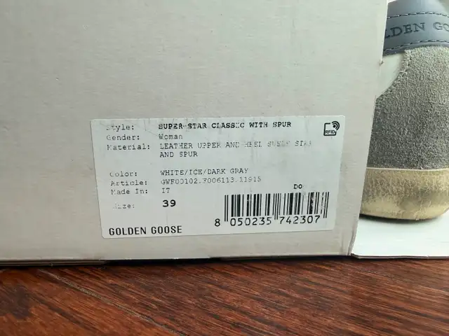 Golden Goose Super-Star Classic White Ice Dark Grey Size 39 EU in Women's - Shoes in City of Toronto - Image 6