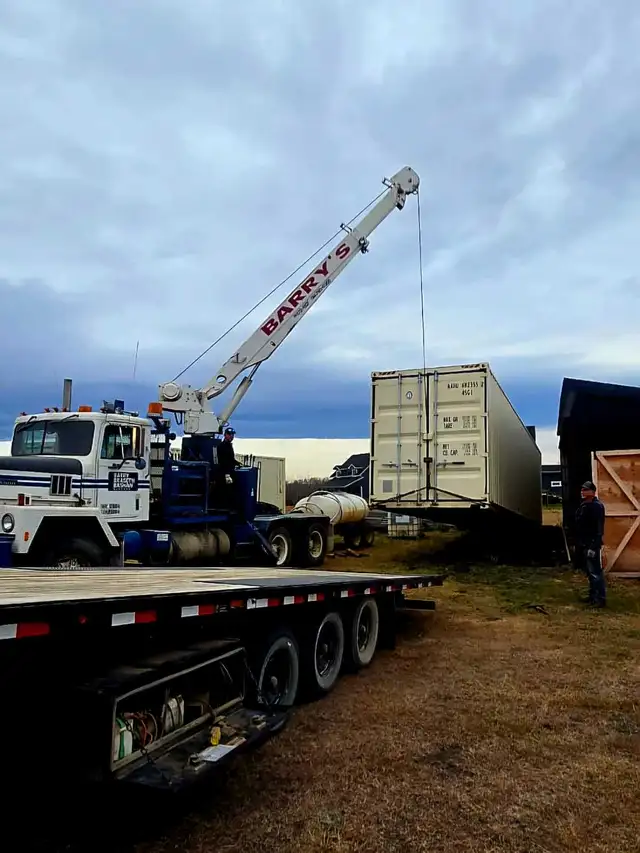 1980 International Paystar 5000 Picker Truck in Other in Red Deer - Image 3