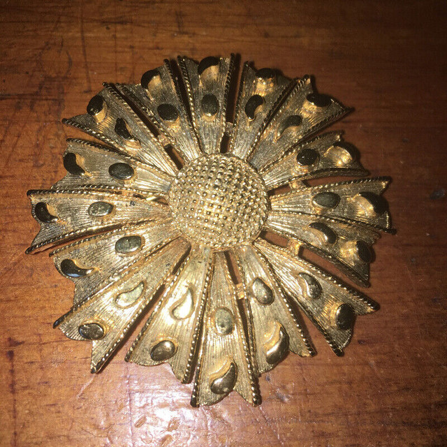 Vintage brooch in Arts & Collectibles in Mississauga / Peel Region - Image 2