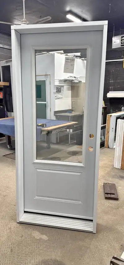 Porte neuve avec Thermos clair ouvrant vert la gauche, View more