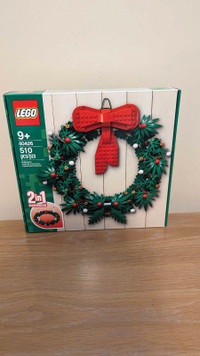 Lego 2 in 1 wreath brand new - retired product 
