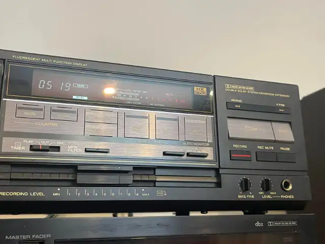 Teac V-770 3 head cassette deck, wow mint excellent in Stereo Systems & Home Theatre in Kingston - Image 4