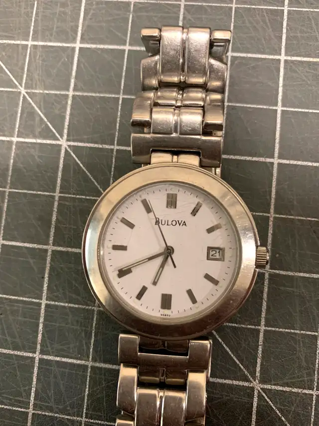 Casual Bulova all steel case watch with calendar628637368111371211