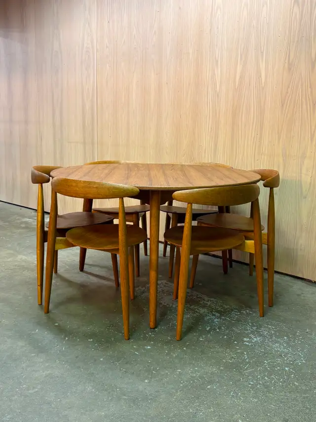 1950s Teak and Oak “Heart” Dining Table and Chairs in Dining Tables & Sets in Victoria - Image 4