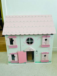 Kids doll house(Pickup Only)