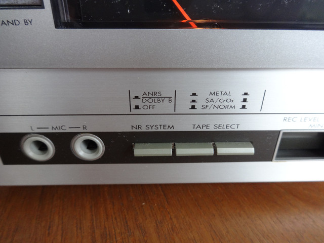 JVC KD-D10C vintage tape deck(1982) for sale in Stereo Systems & Home Theatre in Markham / York Region - Image 4