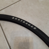 bontrager select B 700 25C tire