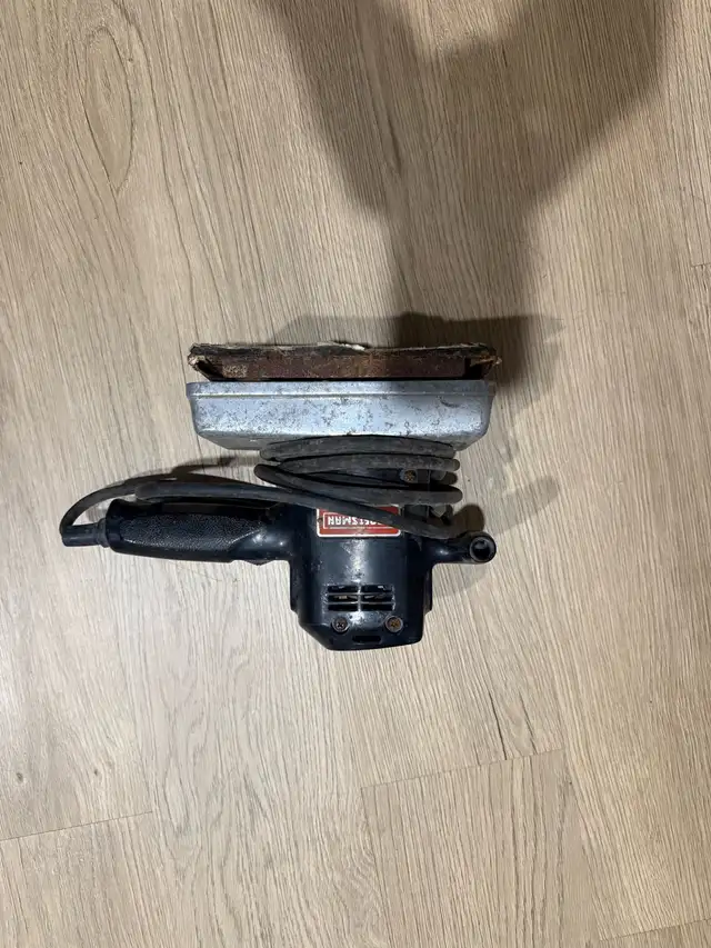 Craftsman orbital sander in Power Tools in Red Deer - Image 2