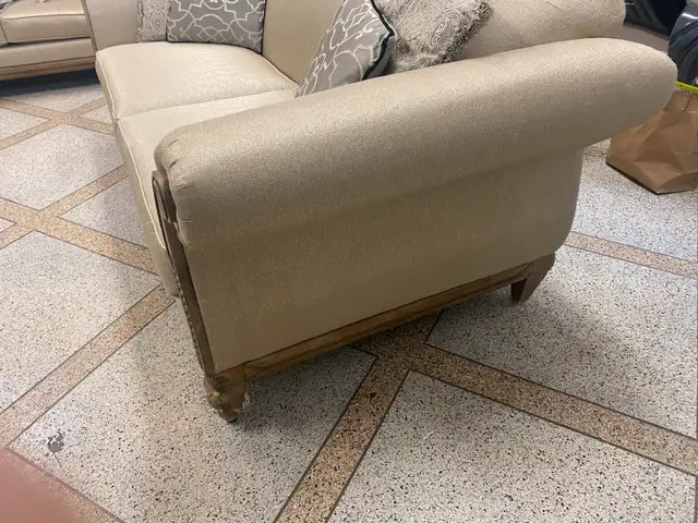 solid wood sofa in Couches & Futons in Bedford - Image 4