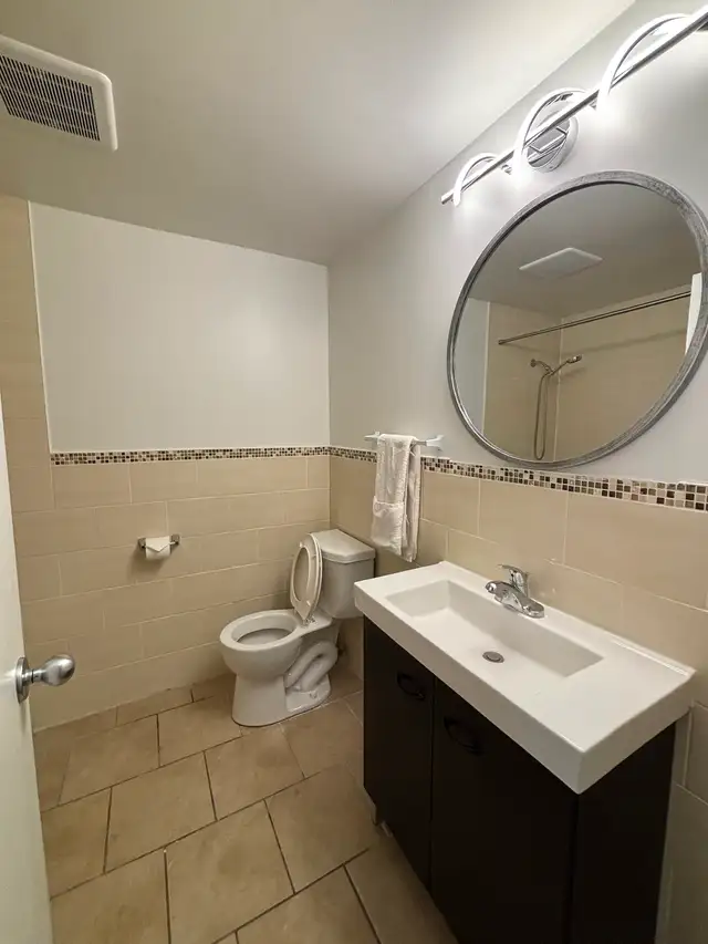 Charming Bungalow For Sale in Houses for Sale in Kitchener / Waterloo - Image 4