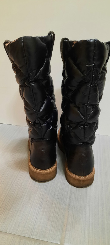 Moncler ladies boots in Women's - Shoes in Markham / York Region - Image 3
