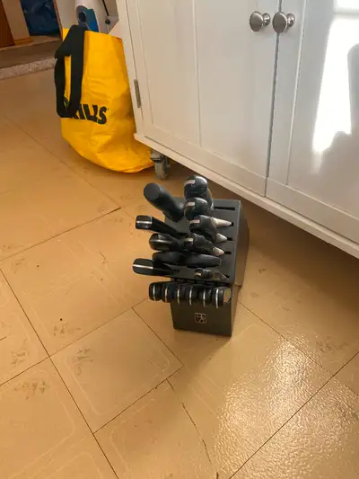 Henkels quality knife set. A chef necessity!